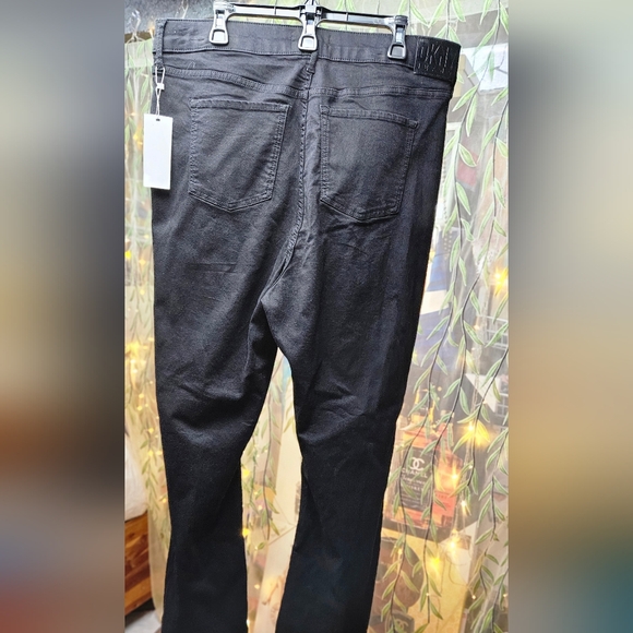 Ladies High Rise Flare Jeans - Picture 5 of 8